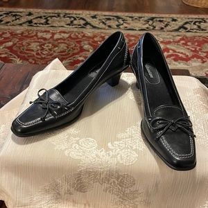 Naturalizer Blake Women's 8.5 N Black Leather Pointed Toe Kitten Heels Bow Y2K